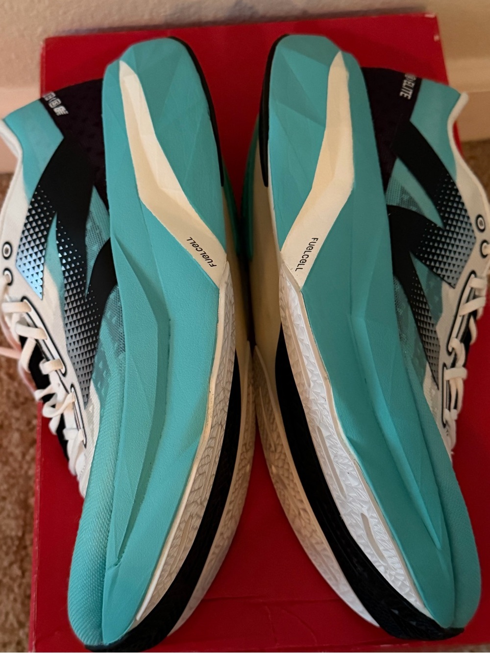 Women’s New Balance FuelCell SuperComp Elite v4; Aqua/ White, Size 10M - Picture 6 of 8
